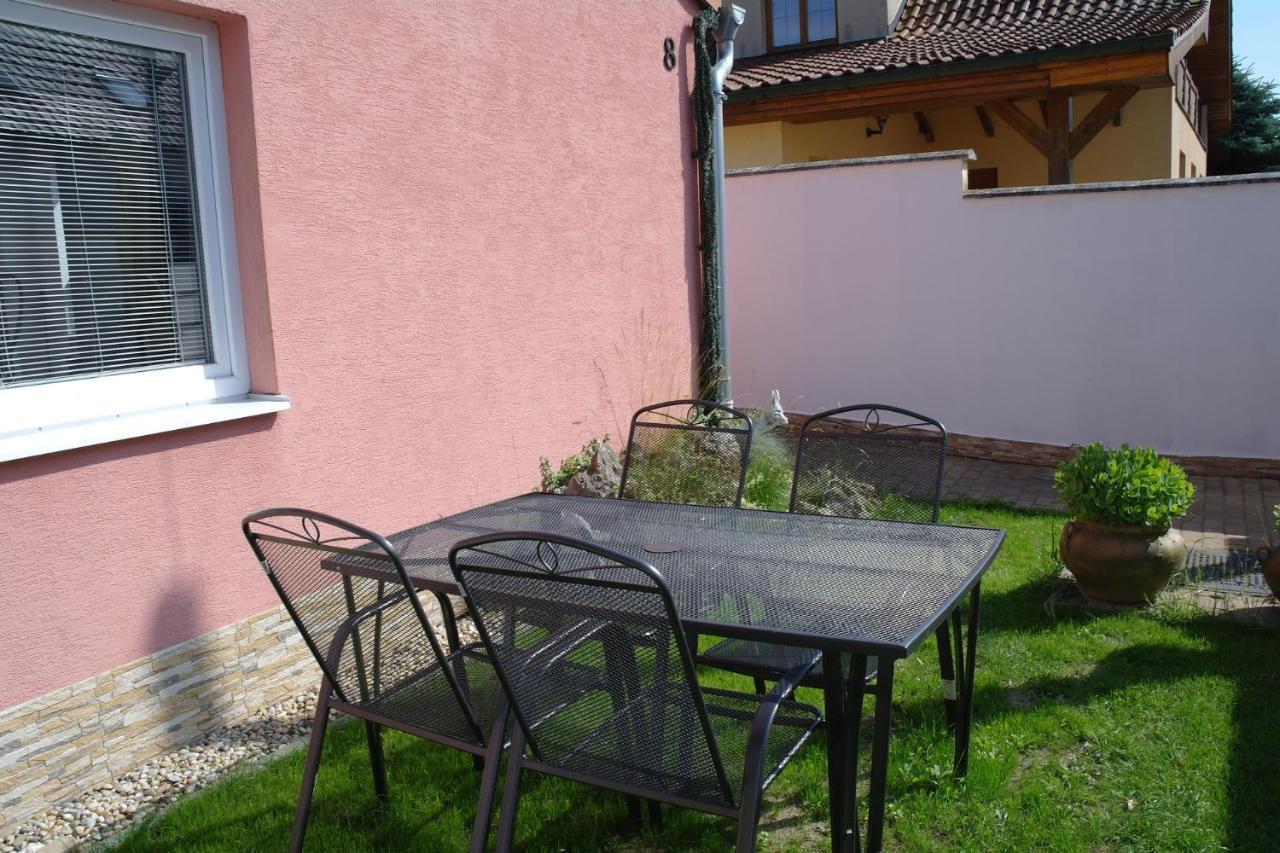 Rodinny Dom Auris Piest'any Exterior foto